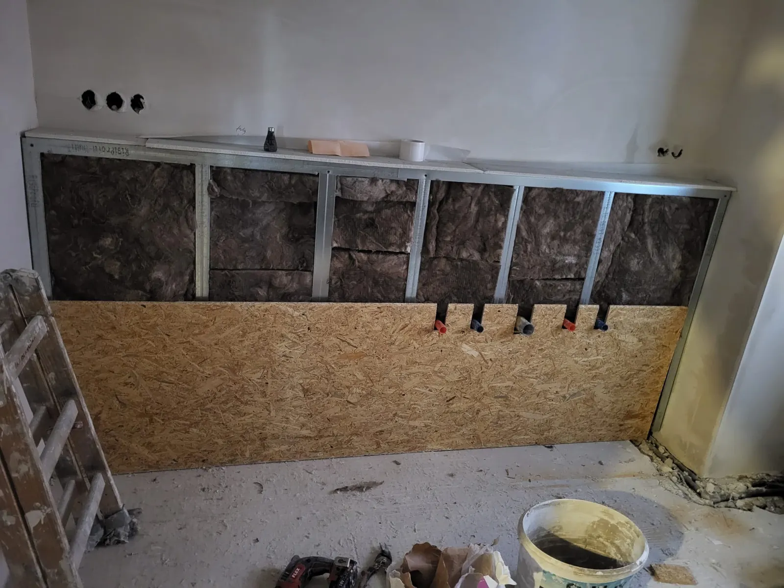 Vorsatzschale im Trockenbau: Ständerwerk und OSB-Platten